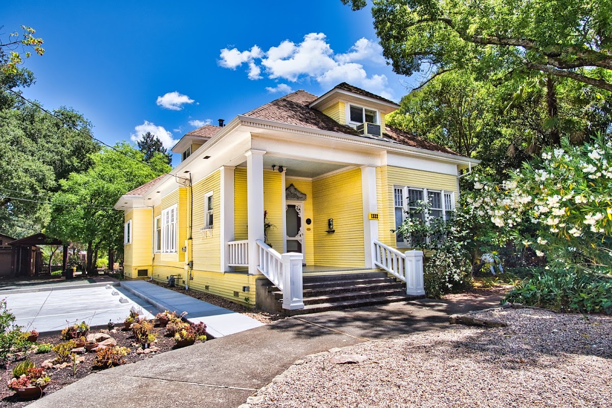 Castello Victorian Inn