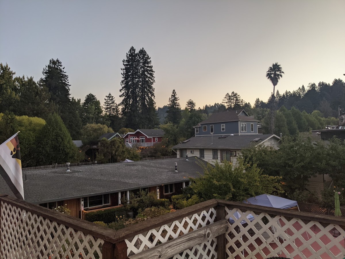 The Woods Cottages & Cabins @ Russian River