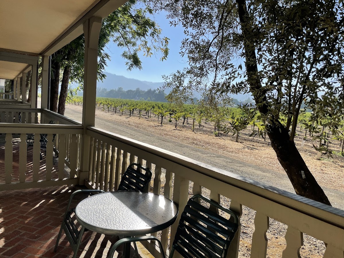 Vineyard Country Inn
